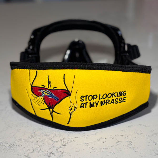 Stop looking at my wrasse scuba mask strap