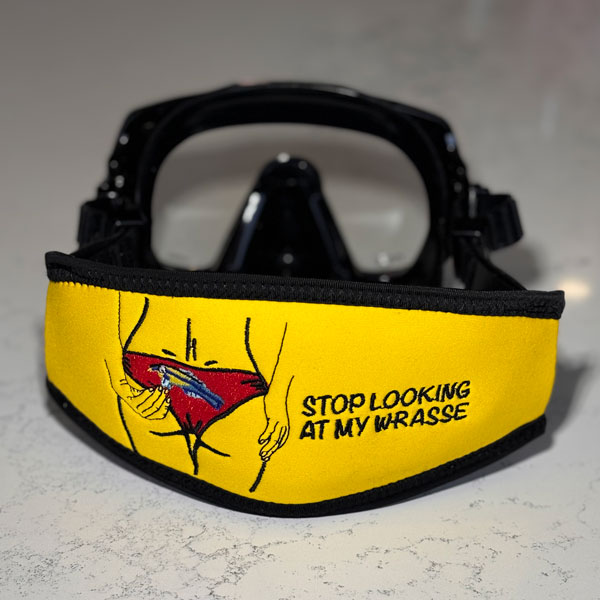 Stop looking at my wrasse scuba mask strap