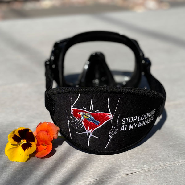 Stop looking at my wrasse scuba mask strap
