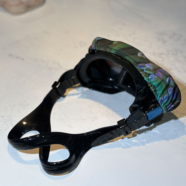Dive mask cover - featuring a beautiful clown fish - Image 6