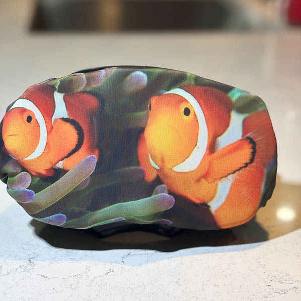 Dive mask cover - featuring a beautiful clown fish - Image 7